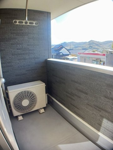 バルコニー　外からの目が気にならないバルコニーで洗濯物が干せます