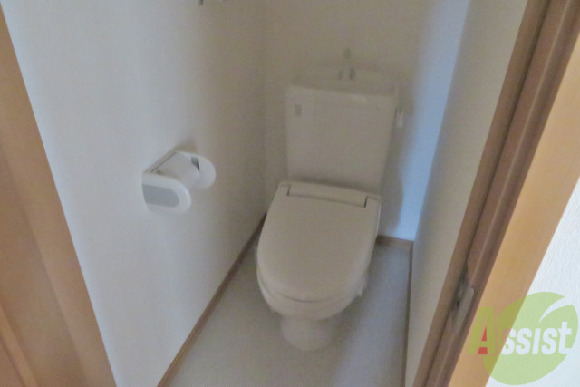 トイレ　トイレはウォシュレット付きです。シャワートイレは嬉しいですね