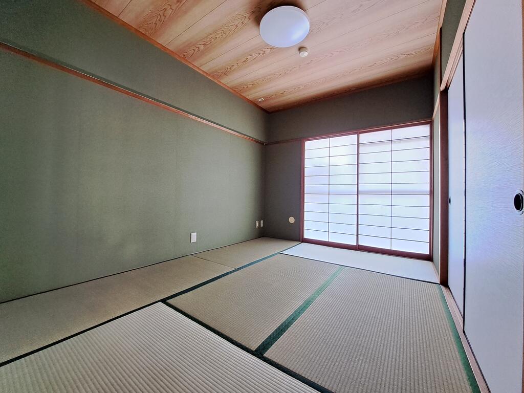 居室・リビング　和室6畳(バルコニー側)