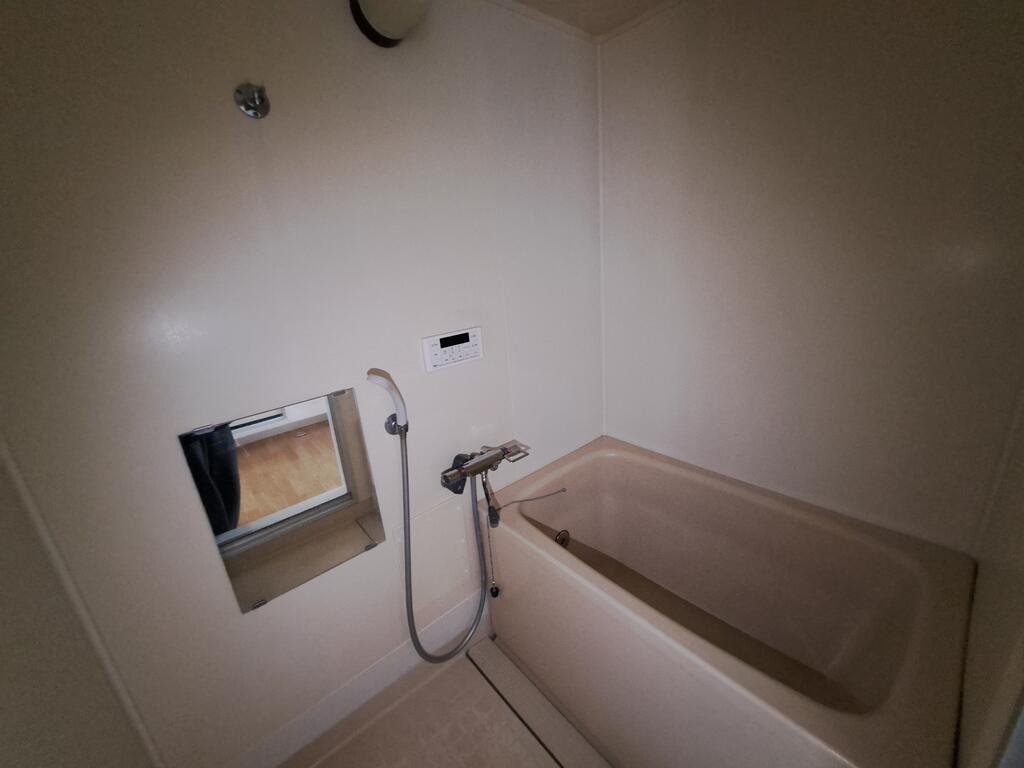 バス・シャワールーム　追い炊き機能あり