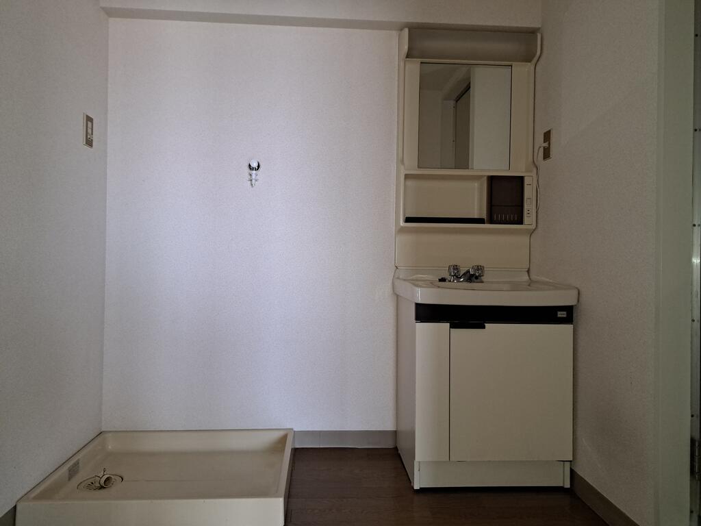 洗面設備　室内洗濯機置場有り