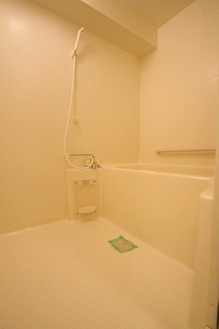 バス・シャワールーム　同物件、別号室のものです。