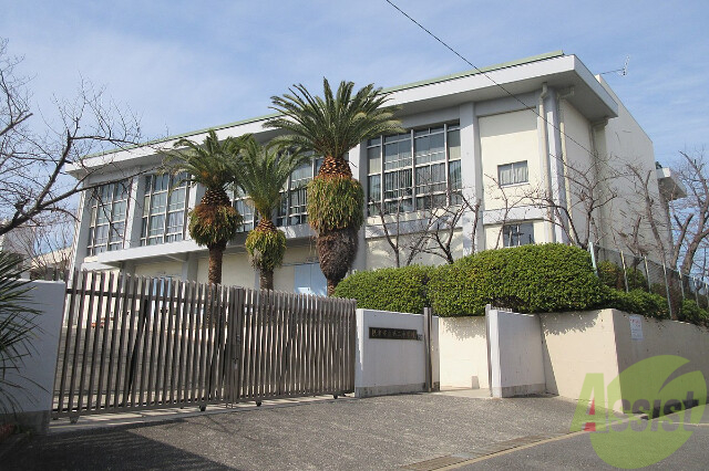 中学校　摂津市立第二中学校（中学校）まで850m