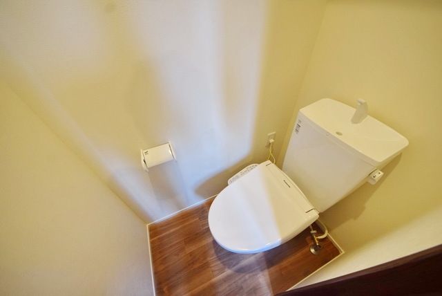 トイレ　※同一施工会社参考写真