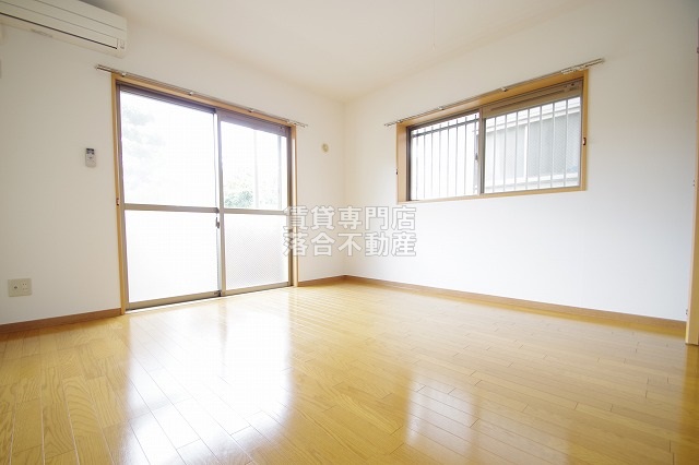 居室・リビング　明るくて使いやすいお部屋♪