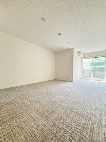 居室・リビング　15.74帖の防音室です