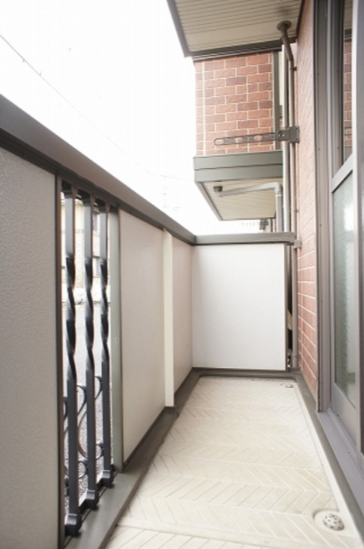 バルコニー　図面と現状に相違がある場合には現状を優先