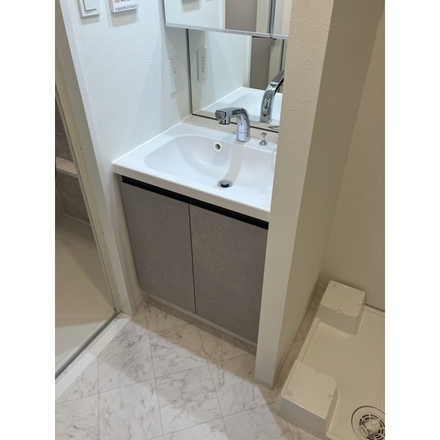 トイレ　落ち着いた色調のトイレです