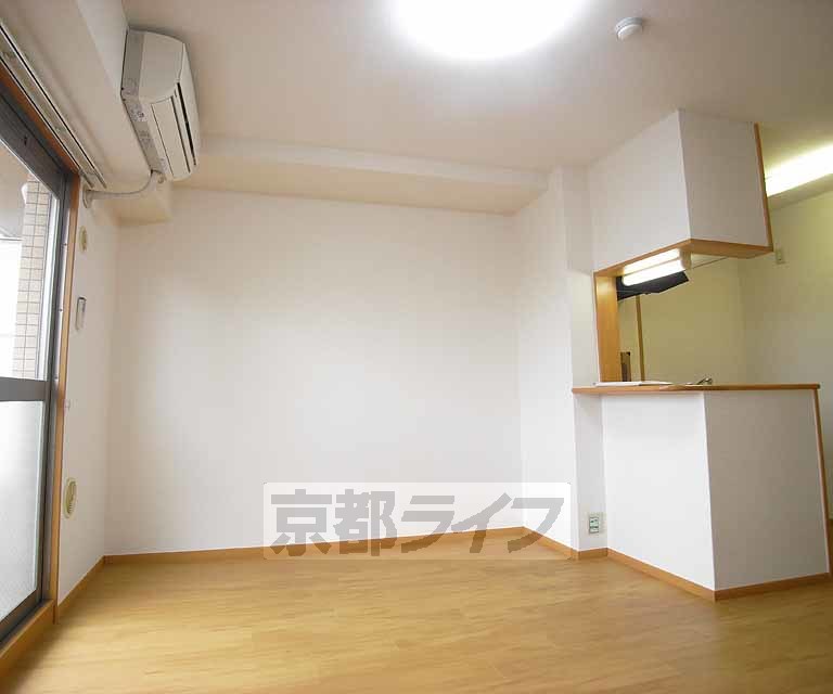 居室・リビング　綺麗な室内です。