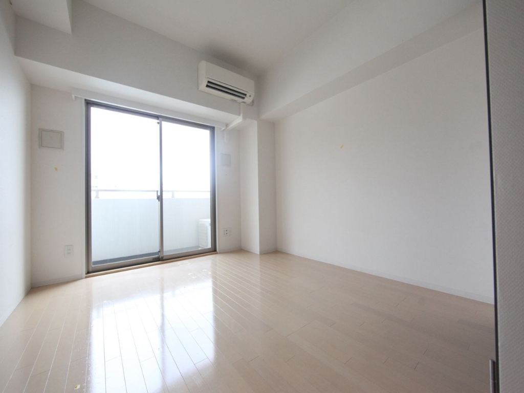 その他部屋・スペース　洋室7帖　エアコン完備　バルコニー