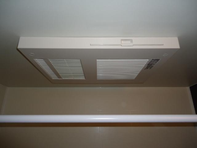 バス・シャワールーム　浴室換気乾燥機