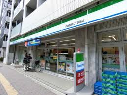 コンビニ　ファミリーマート 渋谷笹塚二丁目西店（コンビニ）まで128m