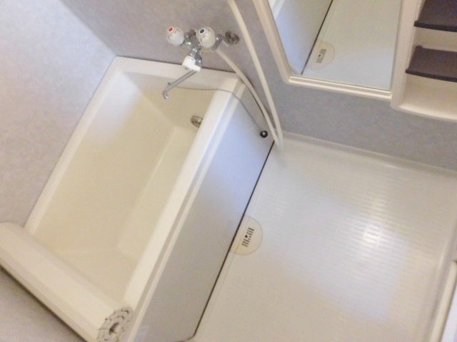 バス・シャワールーム　同建物の別号室のお写真です。