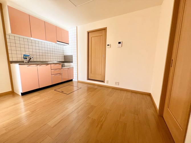 居室・リビング　※画像と反転タイプのお部屋です