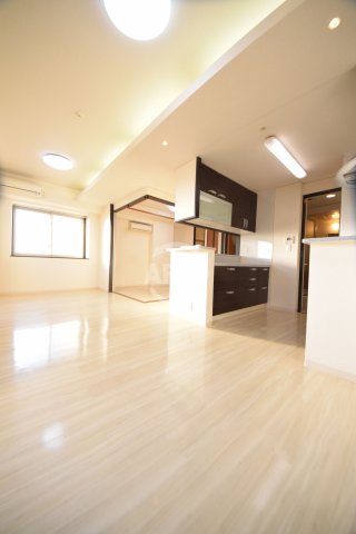 居室・リビング　CITY SPIRE桜川II（シティスパイア桜川II）　リビ