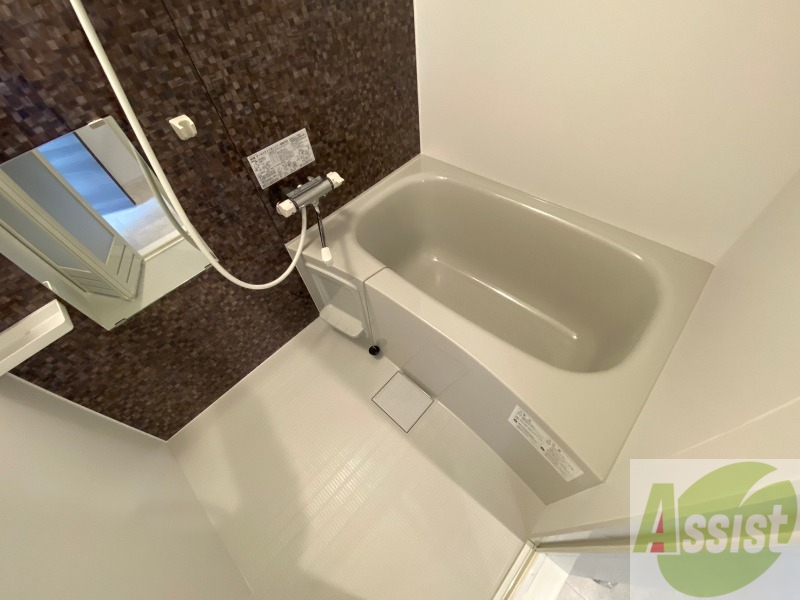 バス・シャワールーム　お風呂になります。一日の疲れを癒してくださいね。