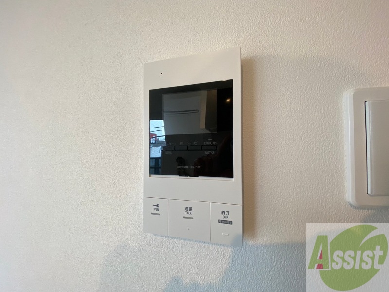 セキュリティ　ＴＶモニター付インターホンです。来客者の顔が見えるので安心！