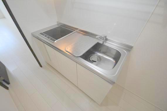 キッチン　オシャレなシステムキッチン。お料理好きには嬉しいですね。