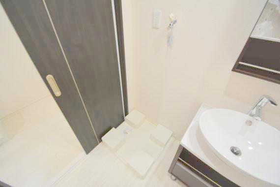 その他　室内に洗濯機置場があれば雨の日でも濡れる心配がございませんね