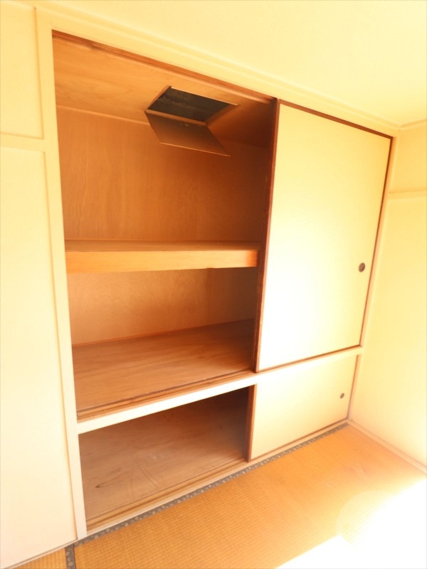 収納　大きな押入れ収納