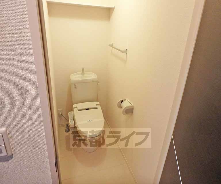 トイレ　ウォシュレット付き綺麗な洋式トイレです