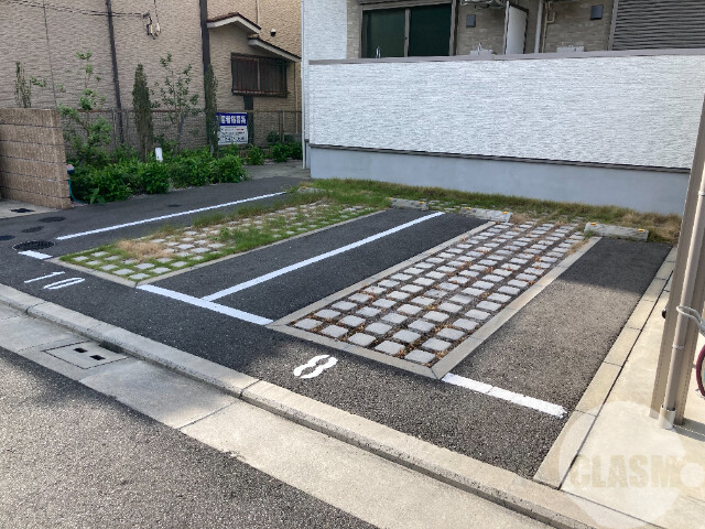 駐車場　敷地内駐車場
