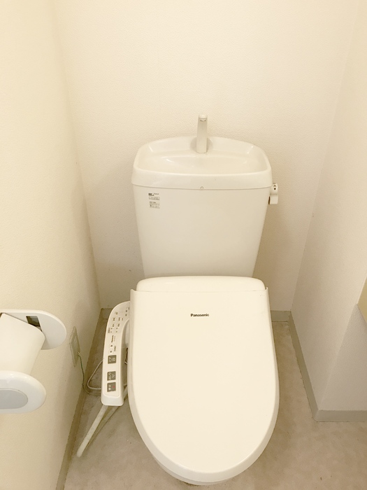 トイレ　温水洗浄暖房便座