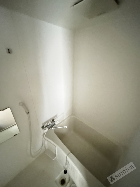 バス・シャワールーム　ちょうど良いサイズ。お掃除もラクラクです。