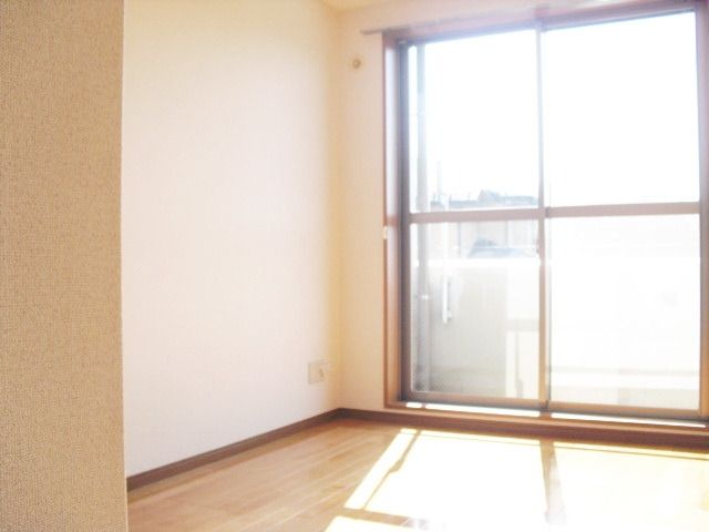 居室・リビング　★南向き★