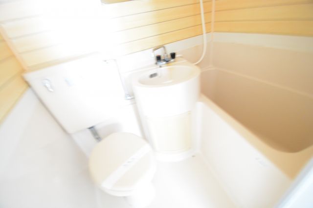 バス・シャワールーム　シンプルで機能的なユニットバスです♪