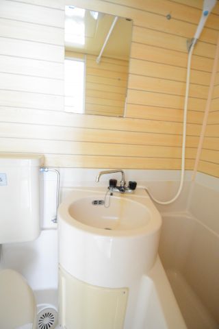 洗面設備　浴室内に洗面台付き！