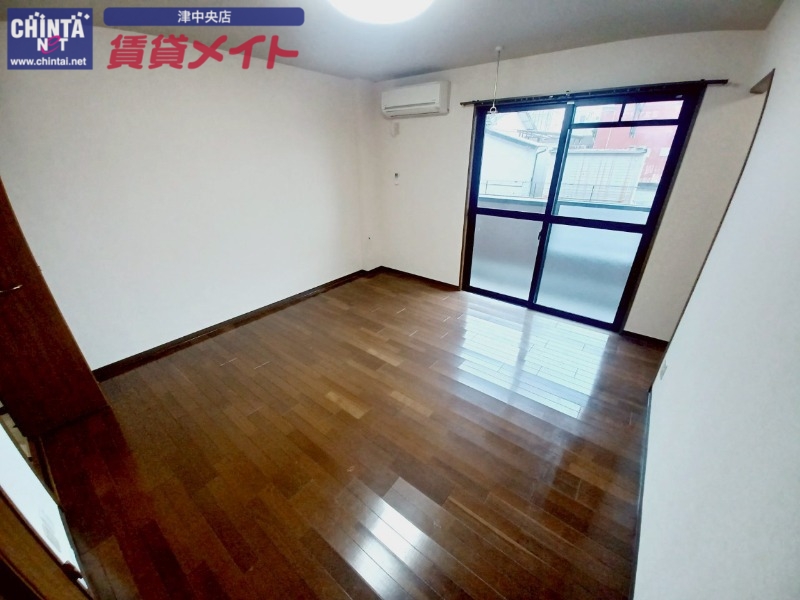 居室・リビング　同型参考写真