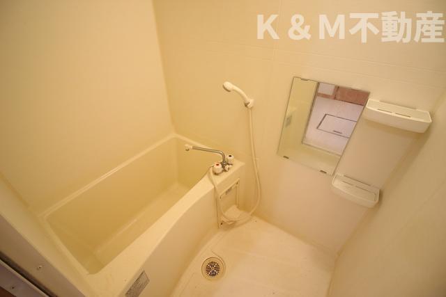 バス・シャワールーム　ゆったり過ごせるお風呂です