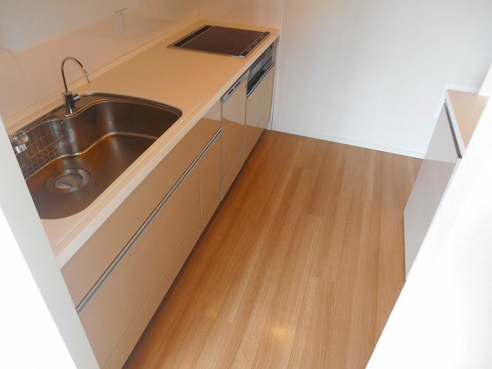 キッチン　同物件別部屋参考写真です