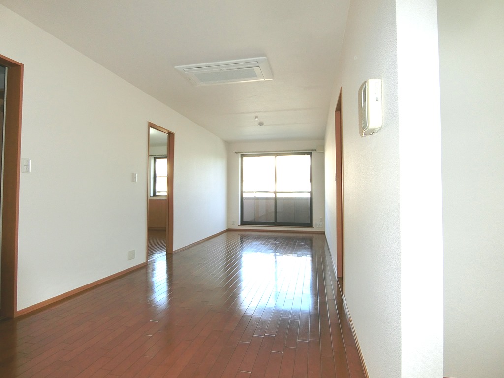 居室・リビング　LDK　同物件内参考画像