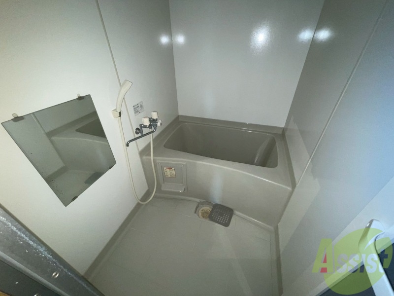 バス・シャワールーム　お風呂になります。一日の疲れを癒してくださいね。