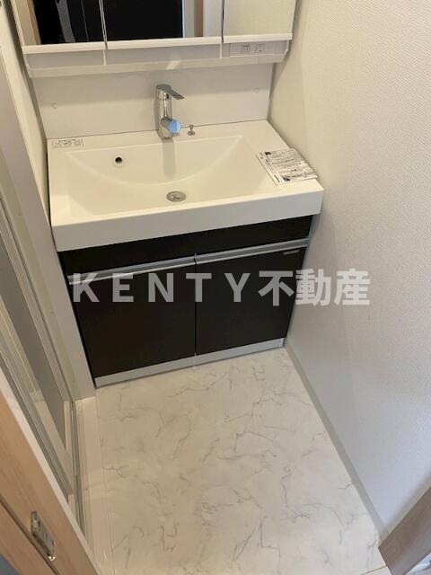 洗面設備　コンパクトで使いやすい洗面所