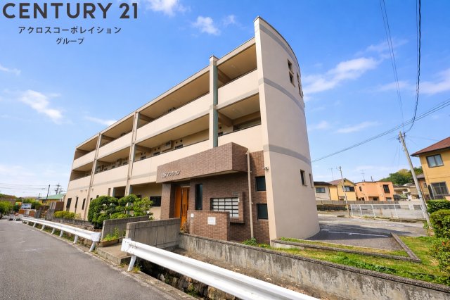 建物外観　敷地内に駐車場あります！