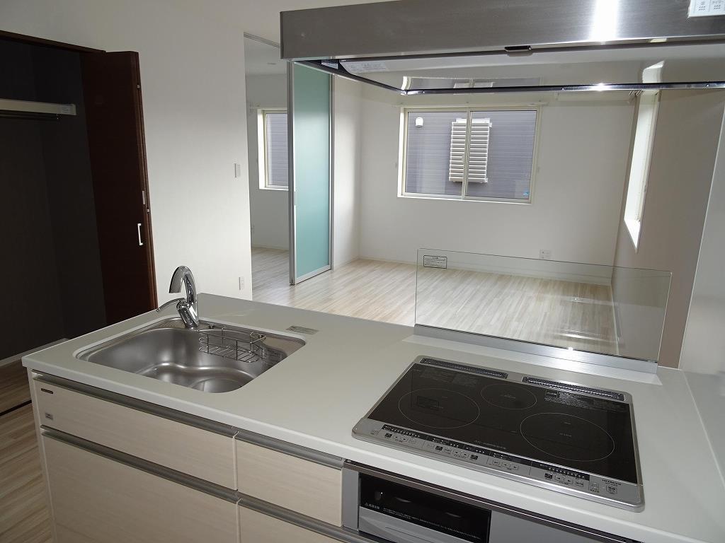 キッチン　IHコンロ付きのシステムキッチン♪