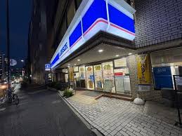 コンビニ　ローソン 北参道駅前店（コンビニ）まで227m