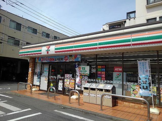コンビニ　セブンイレブン川崎子母口店（コンビニ）まで300m