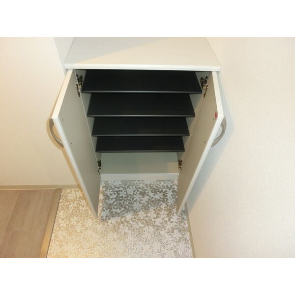 玄関　シューズボックス完備♪