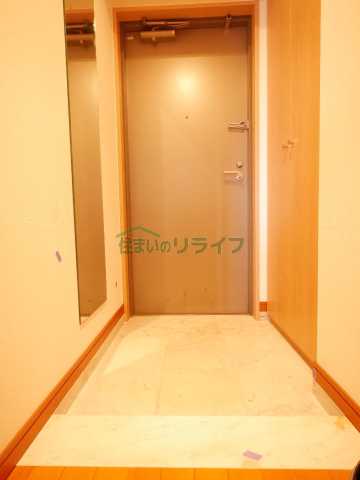 玄関　プライムアーバン早稲田　※同タイプの別部屋写真です