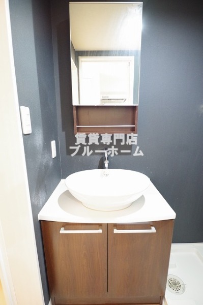 洗面設備　オシャレな洗面台！