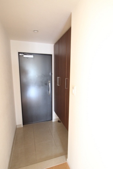 玄関　※別部屋の写真です