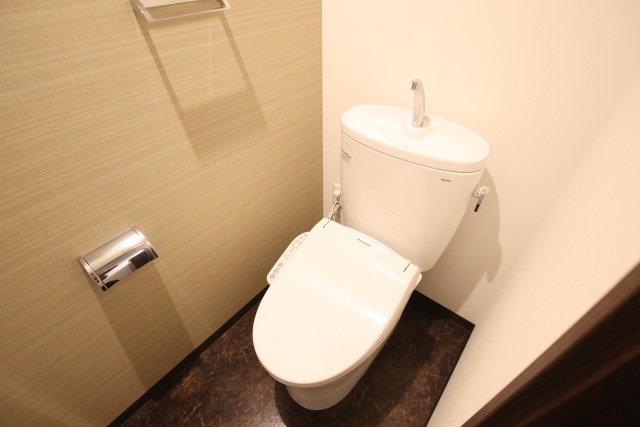 トイレ　※別室の参考写真の為、現況優先です。