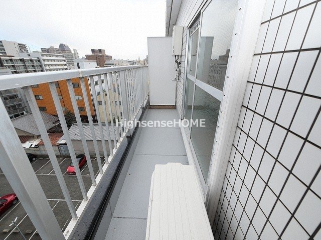 バルコニー　開放的で明るい空間を演出してくれるバルコニーです