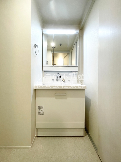 洗面設備　ゆったりパウダールーム☆洗髪洗面化粧台です♪