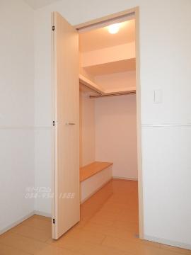 収納　ウォークインクローゼット