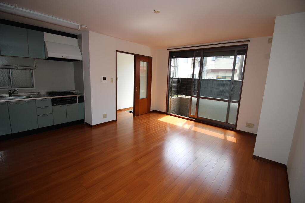 居室・リビング　リビング（リノベーション前の写真）